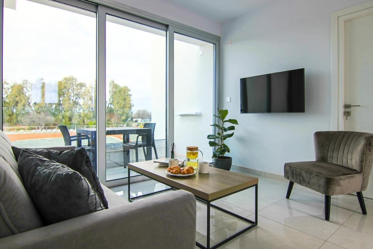 Апартаменти Phaedrus Living - Seaside Executive Flat Harbour 205 Пафос Екстер'єр фото
