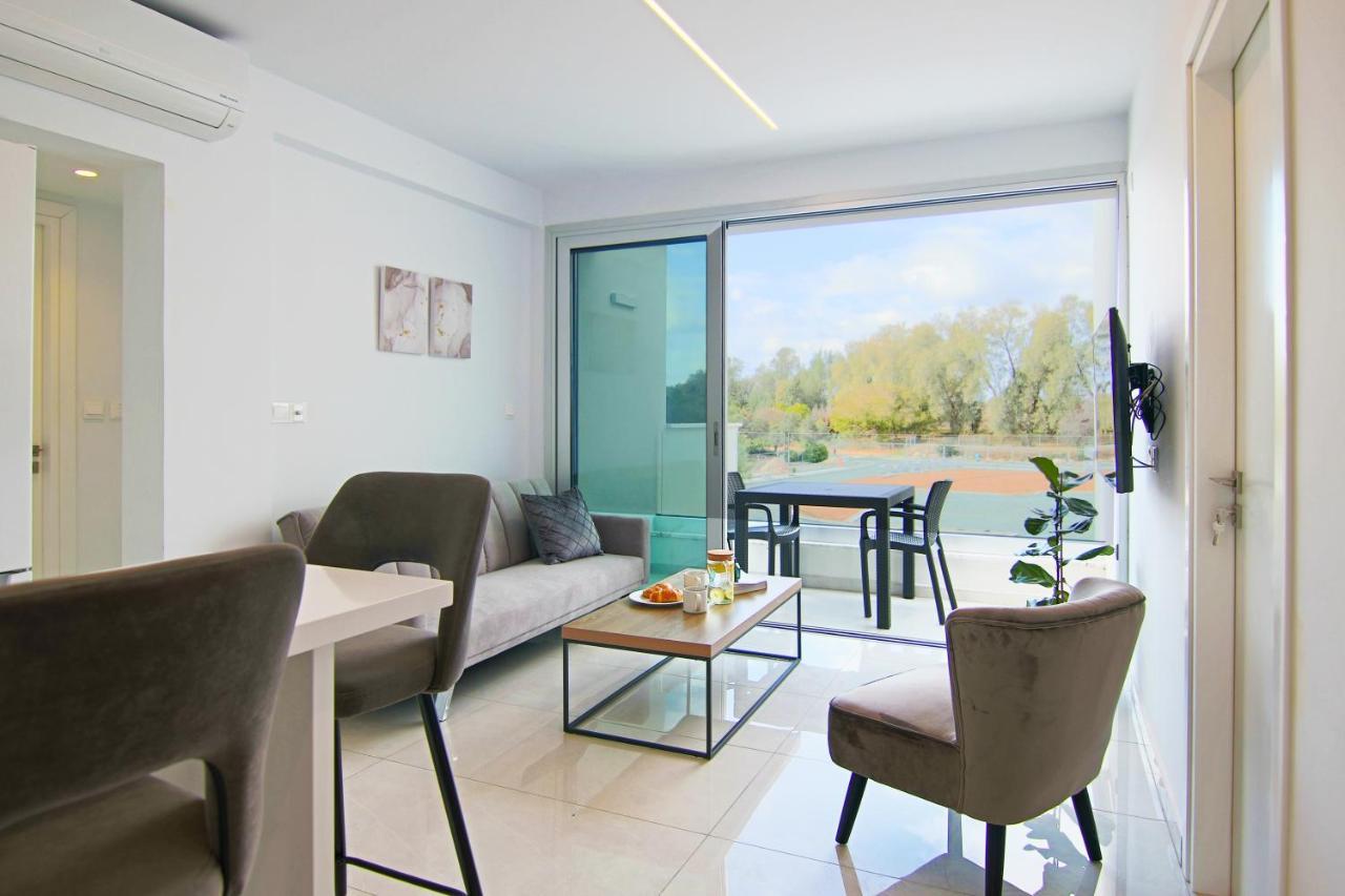 Апартаменти Phaedrus Living - Seaside Executive Flat Harbour 205 Пафос Екстер'єр фото