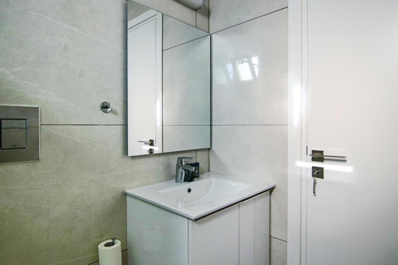 Апартаменти Phaedrus Living - Seaside Executive Flat Harbour 205 Пафос Екстер'єр фото