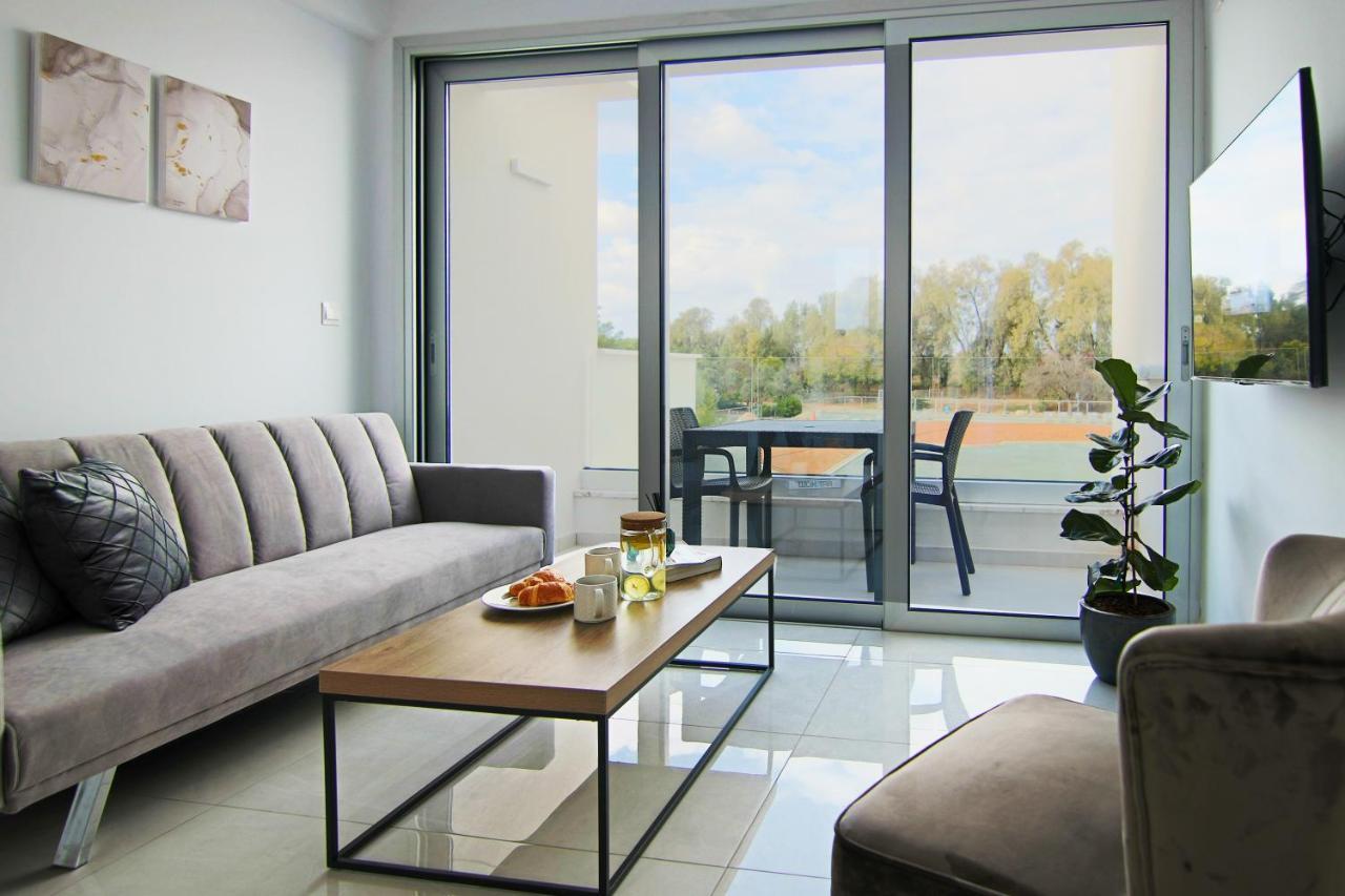 Апартаменти Phaedrus Living - Seaside Executive Flat Harbour 205 Пафос Екстер'єр фото