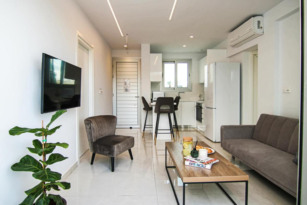 Апартаменти Phaedrus Living - Seaside Executive Flat Harbour 205 Пафос Екстер'єр фото